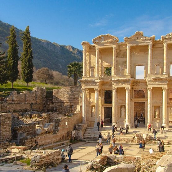 A photo of the Library of Celsus taken on the Full Day Ephesus tour – Okeanos Travel
