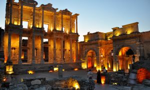 An evening photograph of the Celsus library in Ephesus taken on the Ephesus & Terrace Houses Tour from Izmir