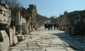 A photo of a group of tourist walking down the Marble Street of Ephesus taken on the full day ephesus tour from Kusadasi